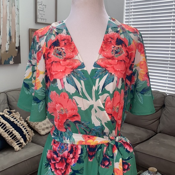 Gorgeous Lulus maxi dress Size Small - Picture 2 of 5